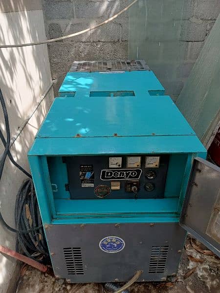 Denyo generator  20 KVA like brand new 2