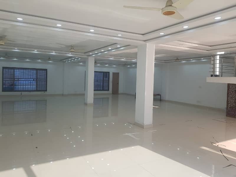 Idyllic Office Available In Gulberg 2 For rent 4