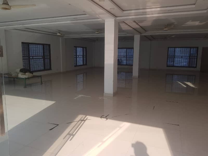 Office In Gulberg 1 Sized 4000 Square Feet Is Available 4