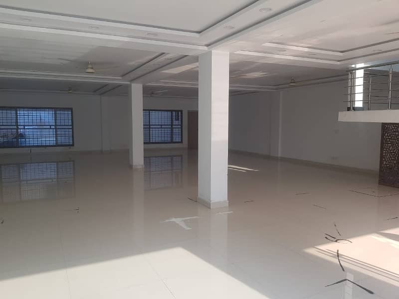 Fair-Priced 4500 Square Feet Office Available In Gulberg 3 1