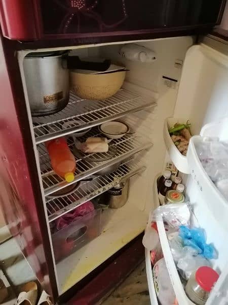Refrigerator neat and clean condition 4