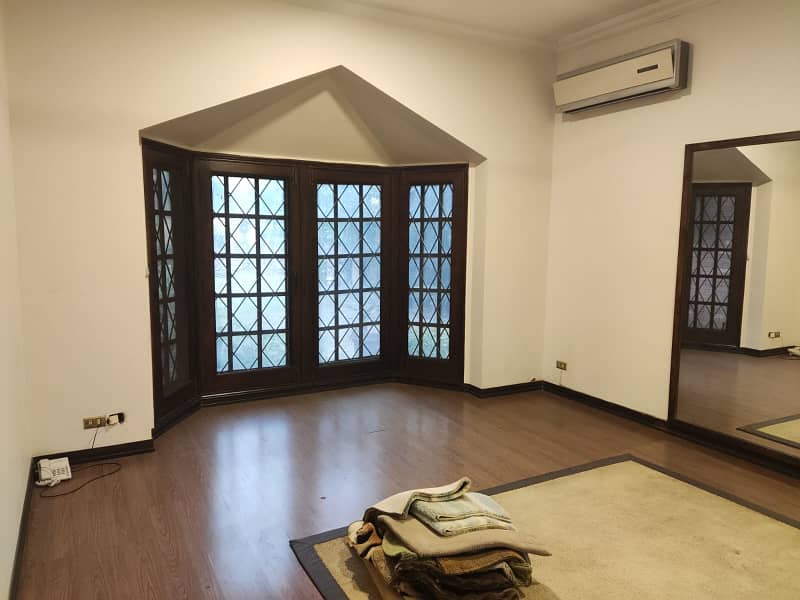 3 Kanal Spacious And Elegantly House For Rent 23