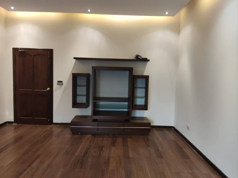3 Kanal Spacious And Elegantly House For Rent 29
