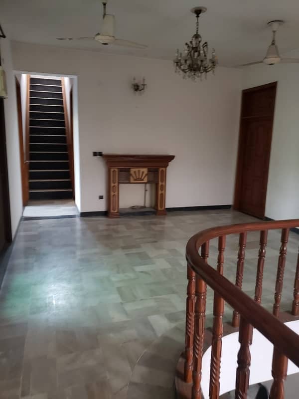 1 Kanal Beautiful House For Rent 9