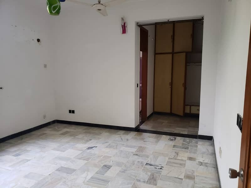1 Kanal Beautiful House For Rent 11