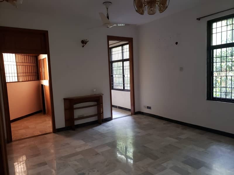 1 Kanal Beautiful House For Rent 13