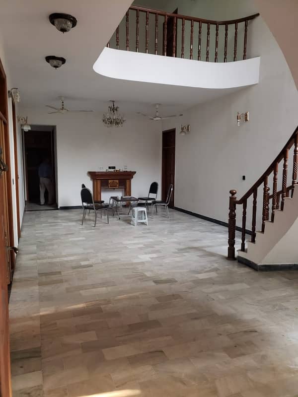 1 Kanal Beautiful House For Rent 21