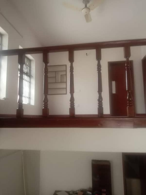 1 Kanal Beautiful House Available For Rent 12