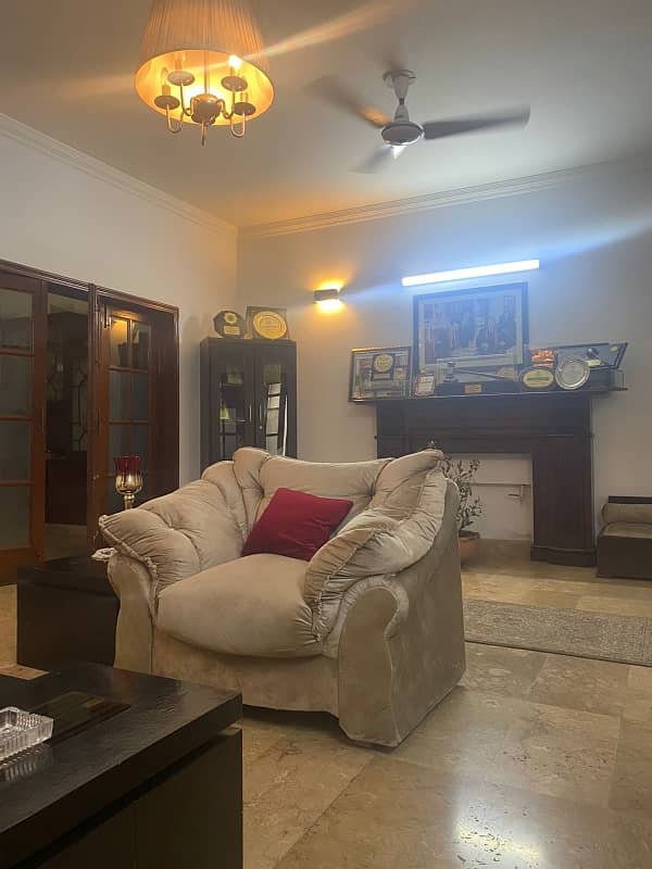 3 Kanal Beautiful House For Rent In Model Town 16