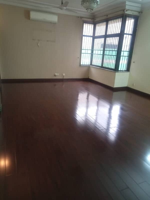2 Kanal Beautiful House For Rent 11