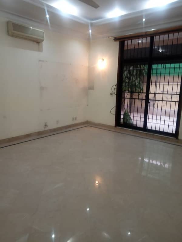2 Kanal Beautiful House For Rent 16