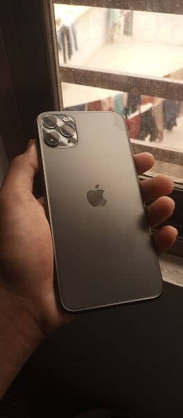 iphone 11 pro max waterpack 0