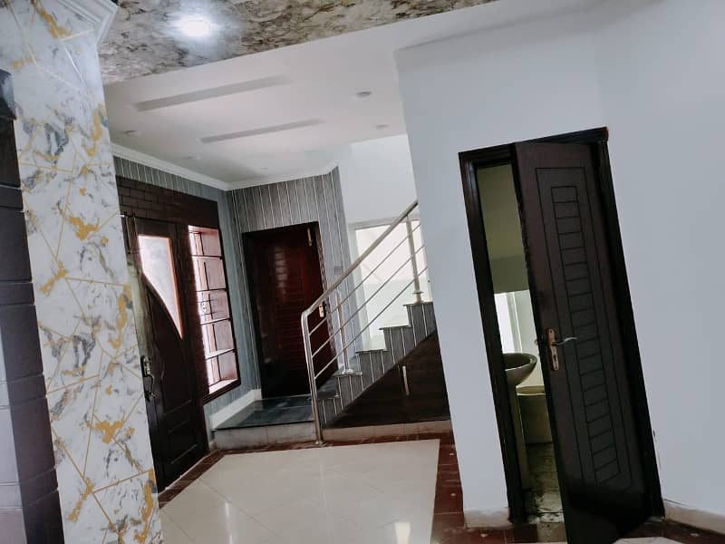 10 Marla House For Sale In Bahria Town 25