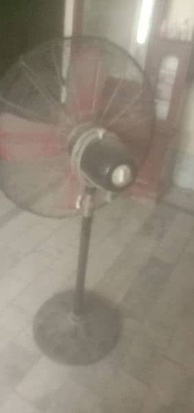 Pedestal fan for sale good working condition 1