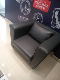 4 SEATER SOFA SET GREY COLOUR IN GOOD CONDTION