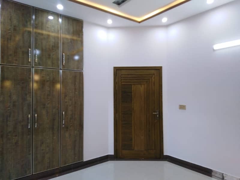 Unoccupied Upper Portion Of 5 Marla Is Available For rent In Gulshan-e-Ravi 2