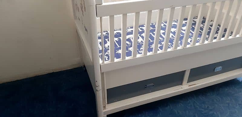 Baby cot with new mattress (moving out sale) urgent 3