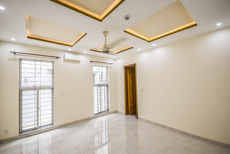 1 Kanal House Available For Rent in Phase 6 Hot Location DHA Lahore 16
