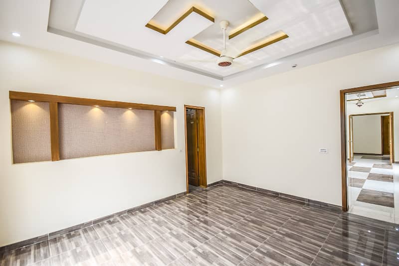 1 Kanal House Available For Rent in Phase 6 Hot Location DHA Lahore 39
