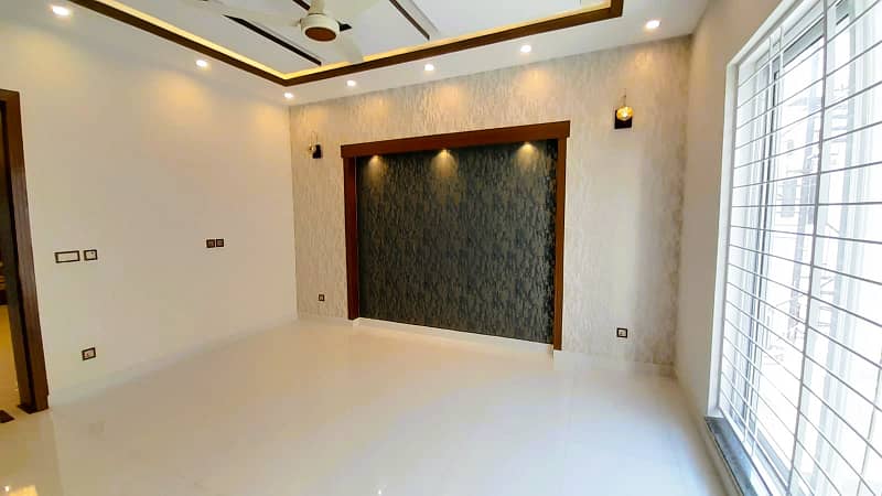10 Marla House For Sale In Janiper Block Bahria Town Lahore 2