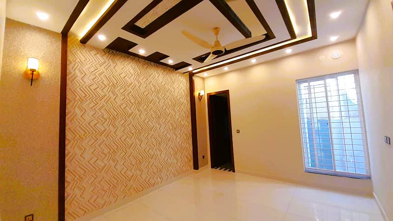 10 Marla House For Sale In Janiper Block Bahria Town Lahore 10