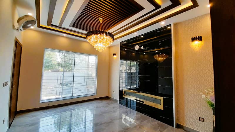 10 Marla House For Sale In Janiper Block Bahria Town Lahore 13