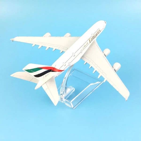 Airplane model Emrates A380 metal body  16 cm 3