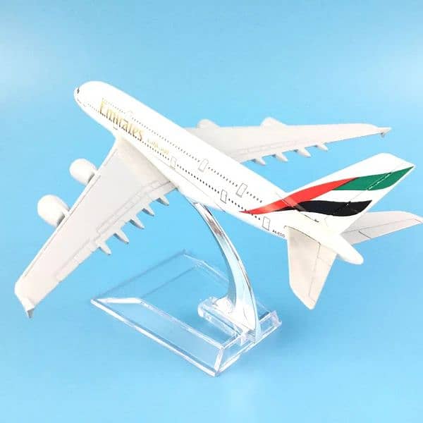 Airplane model Emrates A380 metal body  16 cm 5