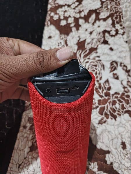 Portable Bluetooth speak 4