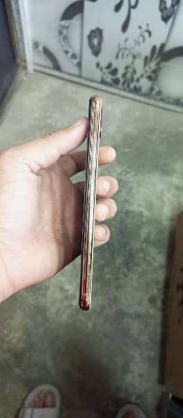 iphone XS Max Golden Colour 64 GB offical PTA Approve 1