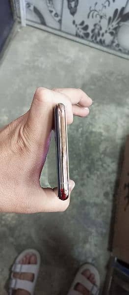 iphone XS Max Golden Colour 64 GB offical PTA Approve 2