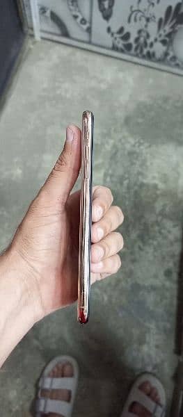 iphone XS Max Golden Colour 64 GB offical PTA Approve 4