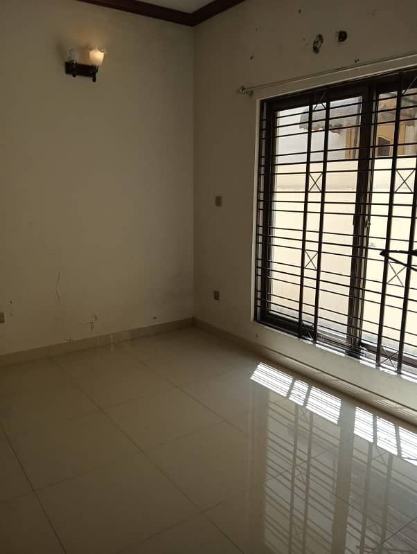 10 marla ground portion for rent in bahria towm 3