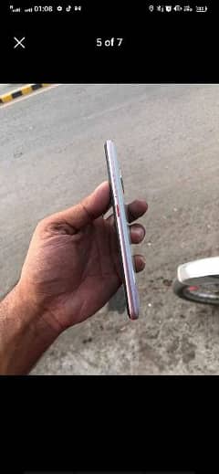 vivo s1pro 8/128 with chrger display fingers need money 10/9 condition