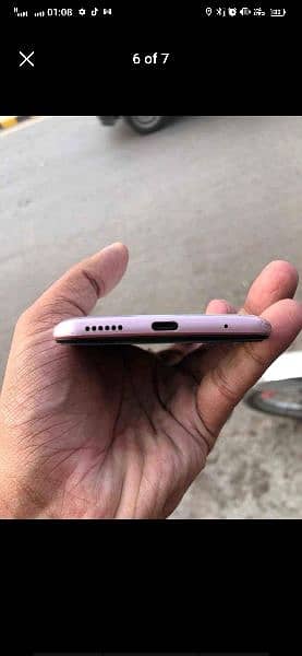 vivo s1pro 8/128 with chrger display fingers need money 10/9 condition 1