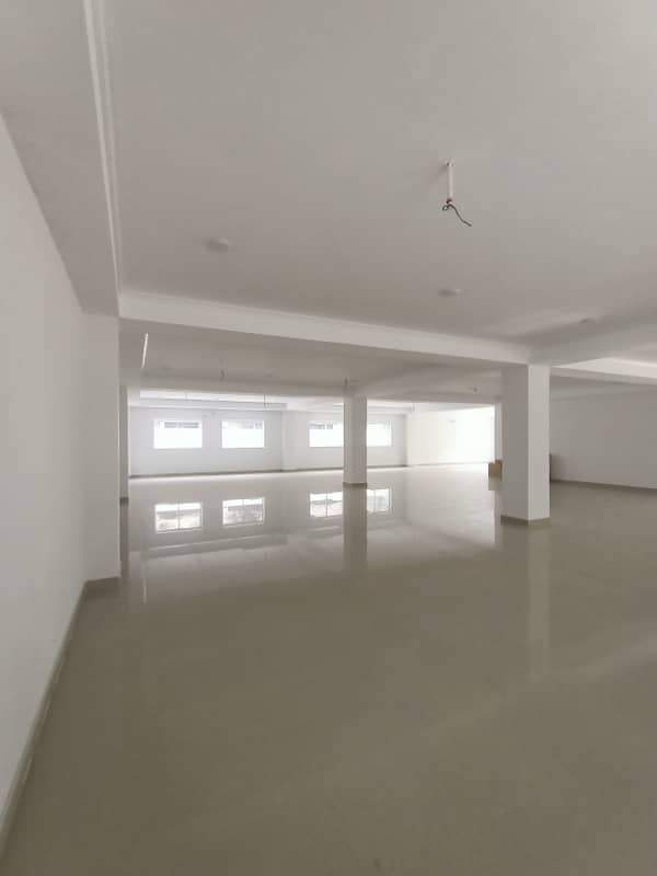 4500 sqf Newly Floor available for Rent for software house IT office 7