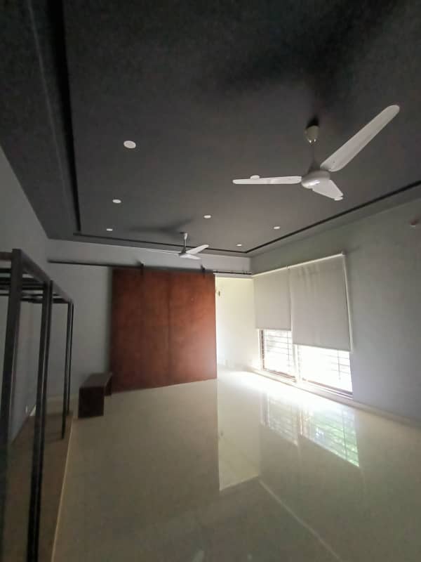 1 Kanal Commercial use House For Rent 4