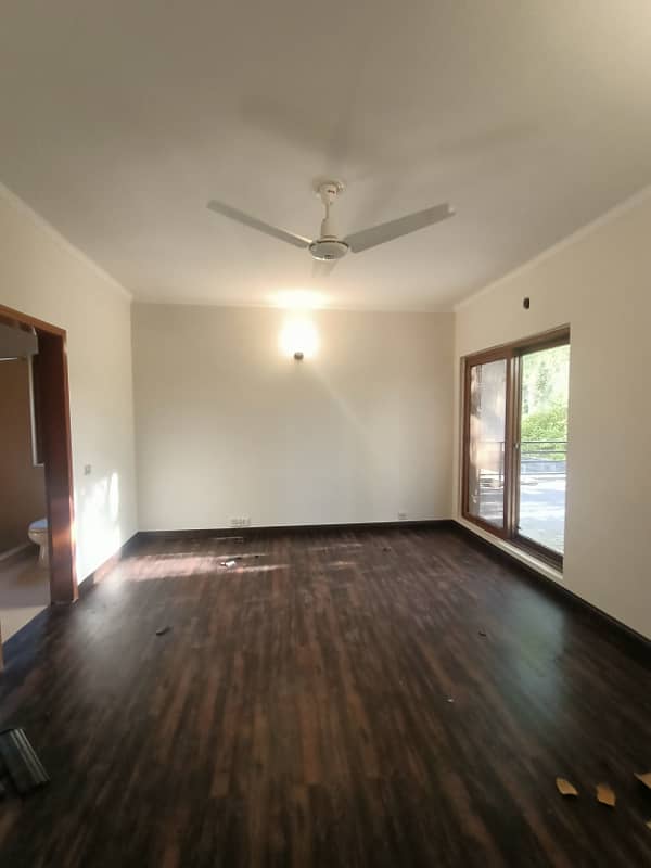 1 Kanal Commercial use House For Rent In Gulberg 18