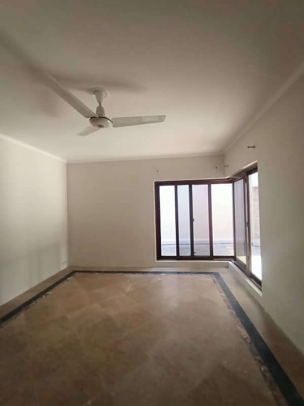 1 Kanal Commercial use House For Rent In Gulberg 19