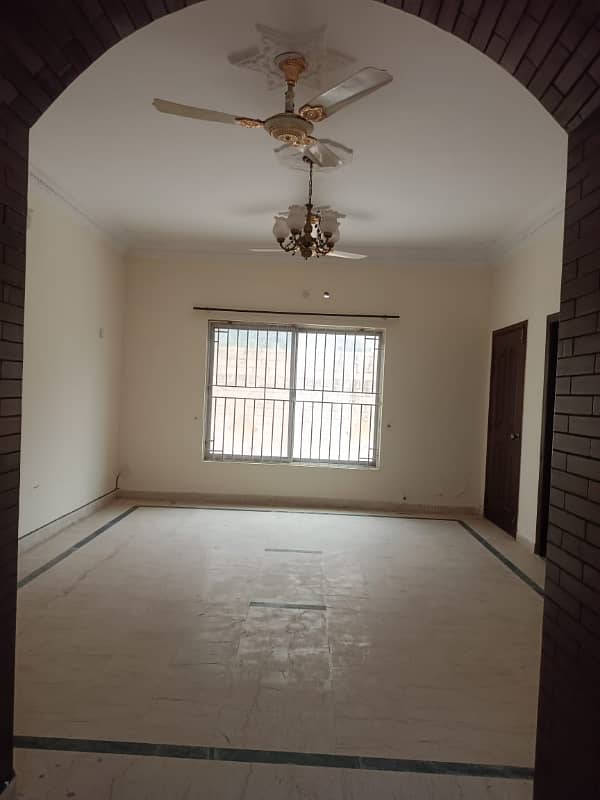 Banigala 2 Kanal Upper Portion Available For Rent 13