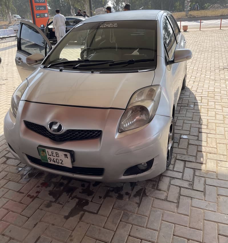 Vitz for sale 2009 and imported 2014 4