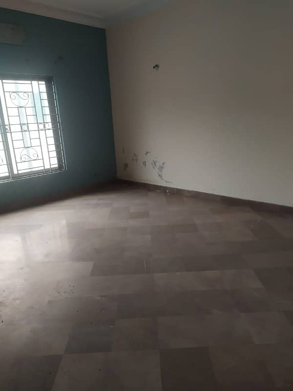 PLOT PRICE BUNGALOW IN MAIN CANTT 5