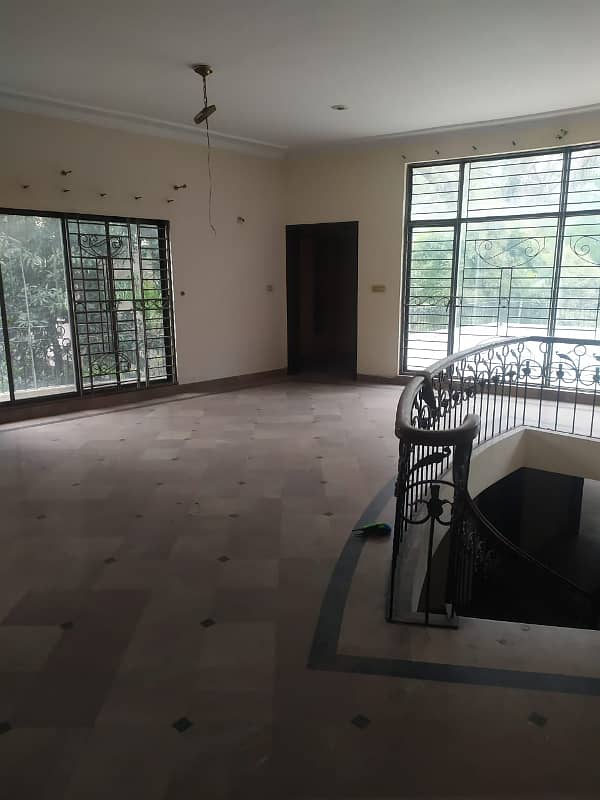 PLOT PRICE BUNGALOW IN MAIN CANTT 6