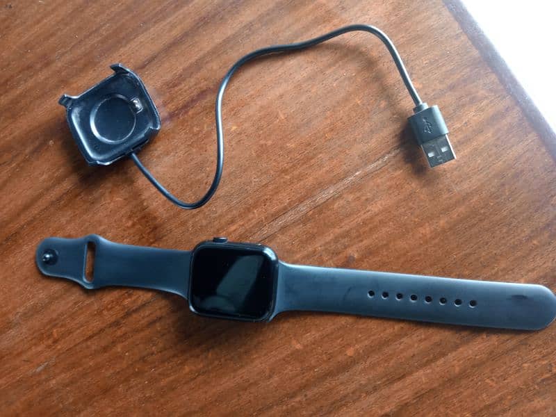 smart watch with wireless charger 0