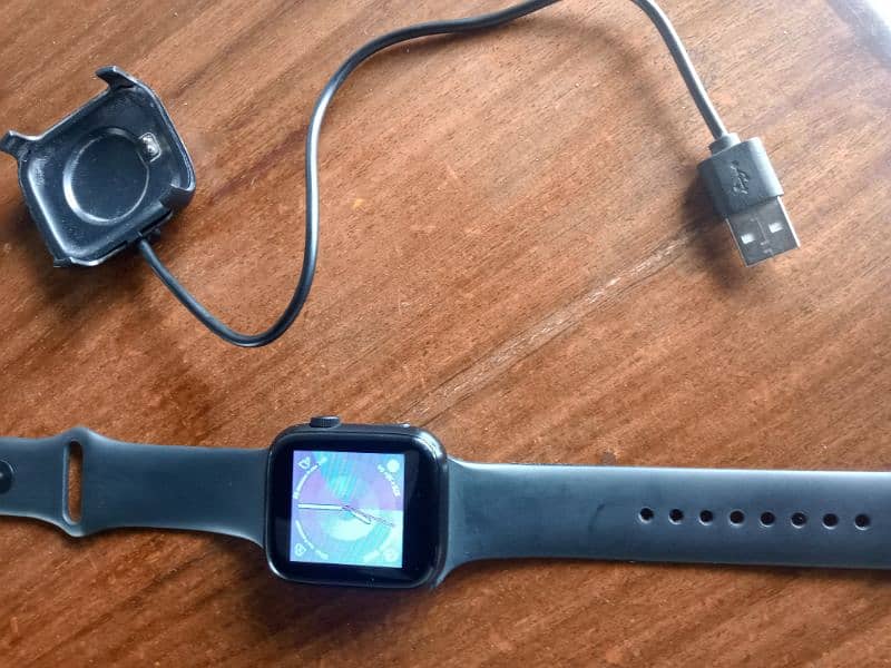 smart watch with wireless charger 1
