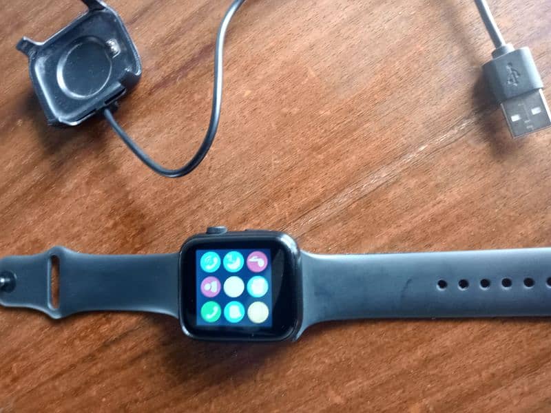 smart watch with wireless charger 2