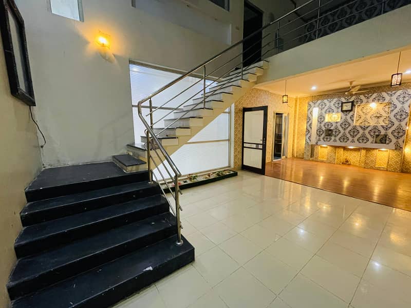 10 Marla Brand New Luxury House For SALE In LDA Aveune 1 Hot Location 4
