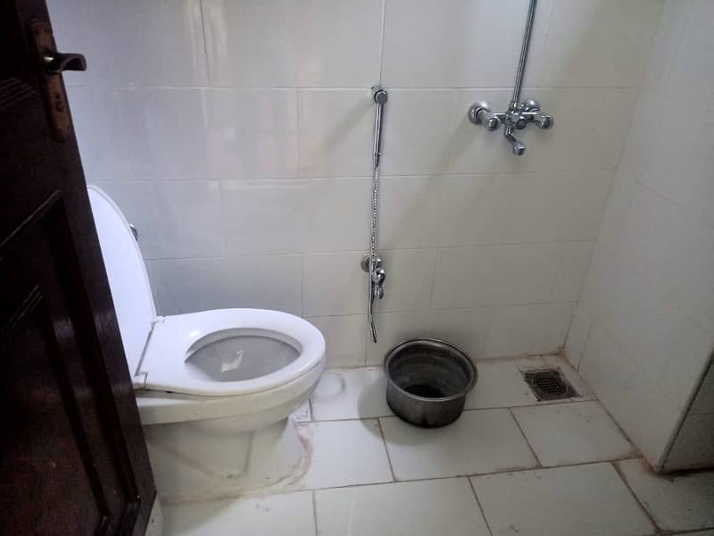 3 BED UPPER PORTION FOR RENT IN ALLAMA IQBAL TOWN 3