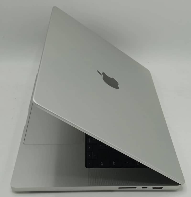 MacBook Pro 2021 M1 Pro Chip 16 Inch 16/32GB Ram 16Inch MacBook 7