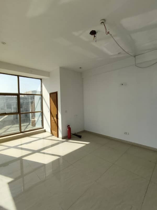BEAUTIFUL OFFICE FOR RENT F-8 MARKAZ 15